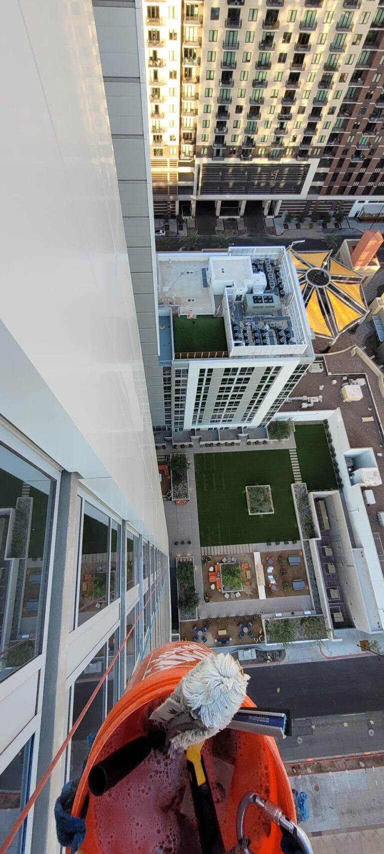 What Cleaner do Professional Window Washers Use? High Five Window